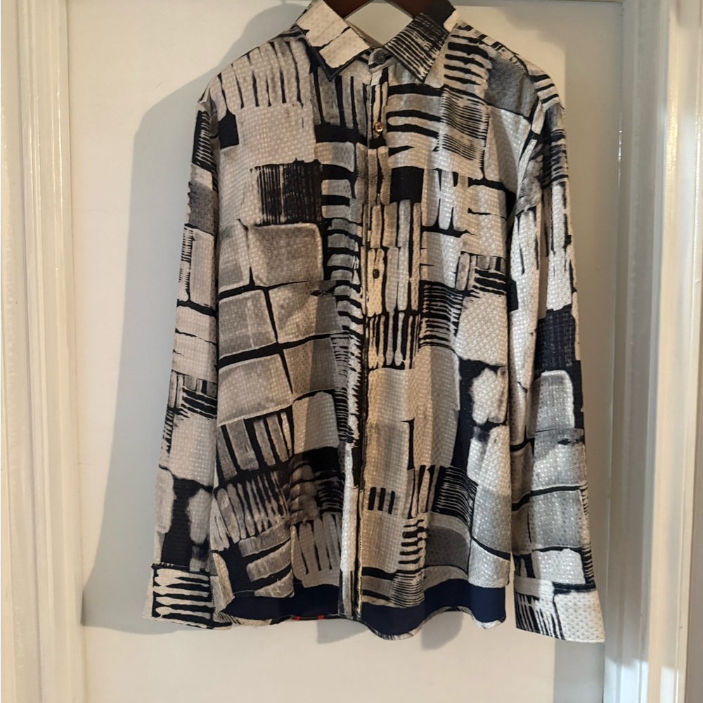 Robert Graham Abstract Black and White Shirt with Vibrant Lion Design - Picture 4 of 12